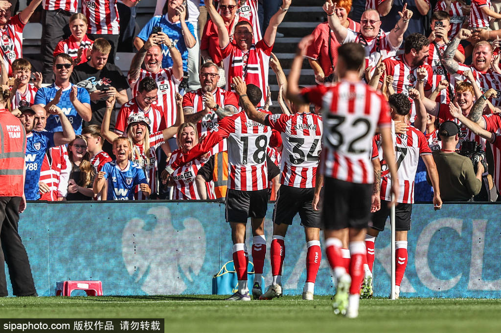 黑猫归来！桑德兰重返英超首秀3球大胜 夏窗豪掷上亿引援